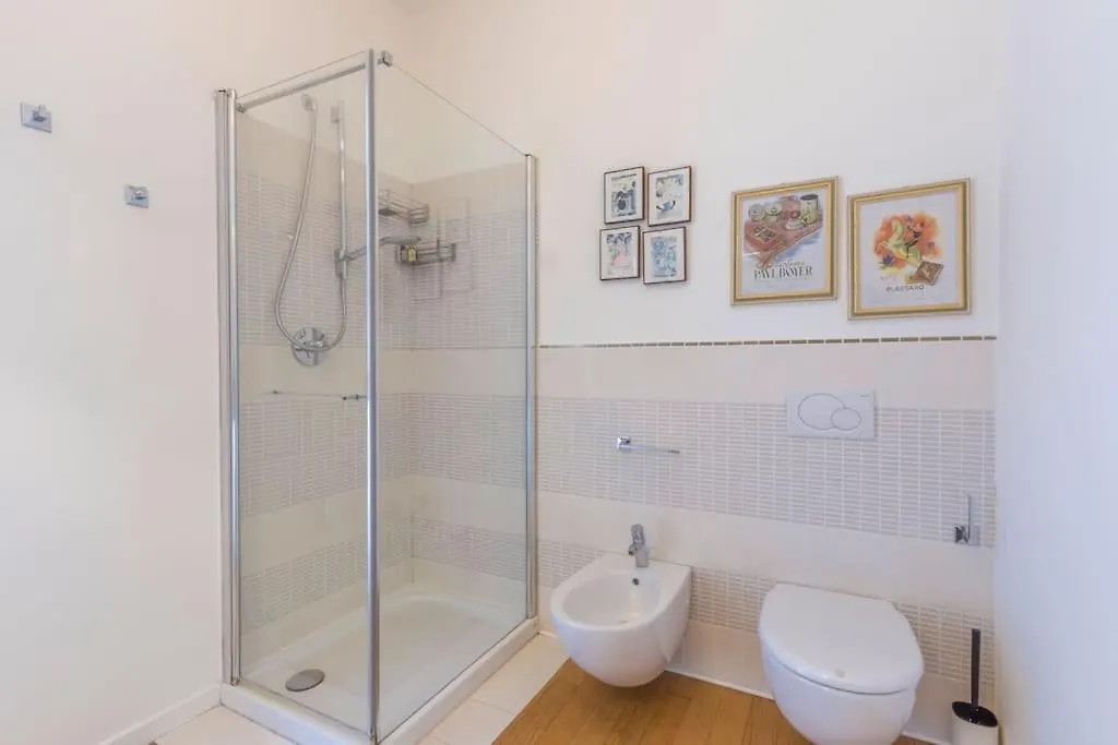 Over The Sky Of The Motor Valley - Luxury Penthouse Modena Apartment
