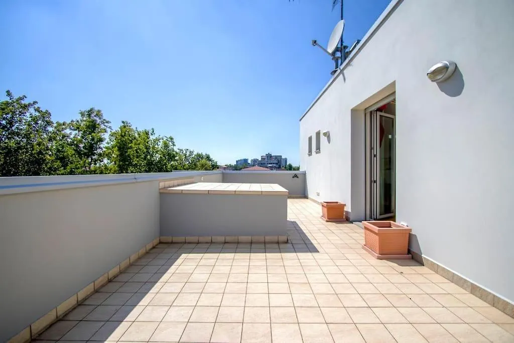 Apartment Over The Sky Of The Motor Valley - Luxury Penthouse Modena Italy