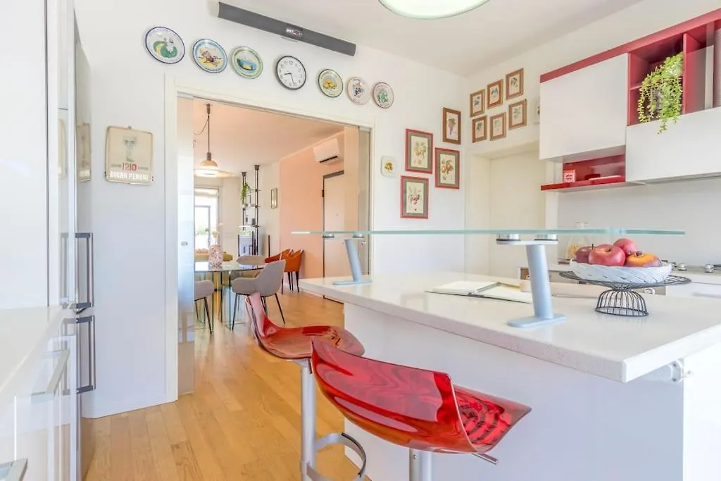 Over The Sky Of The Motor Valley - Luxury Penthouse Modena Apartment