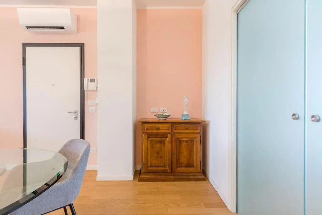 Apartment Over The Sky Of The Motor Valley - Luxury Penthouse Modena