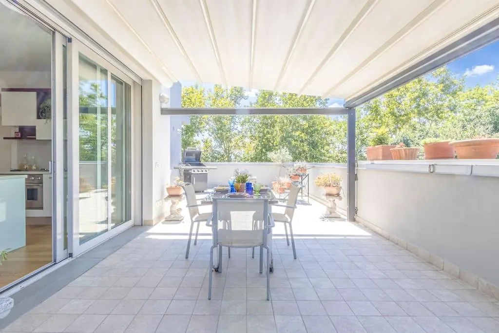Over The Sky Of The Motor Valley - Luxury Penthouse Modena