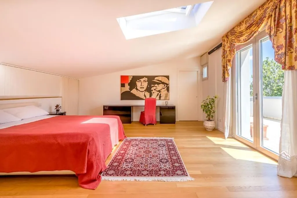 Over The Sky Of The Motor Valley - Luxury Penthouse Modena 0*,  Italy